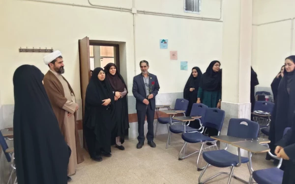 آیین تجلیل و تکریم از مقام معلم واستاد در پردیس  شهید باهنر(خواهران) 2