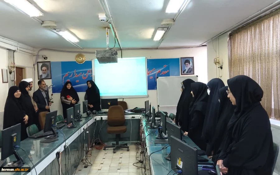 آیین تجلیل و تکریم از مقام معلم واستاد در پردیس  شهید باهنر(خواهران) 2