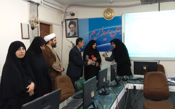 آیین تجلیل و تکریم از مقام معلم واستاد در پردیس  شهید باهنر(خواهران) 2