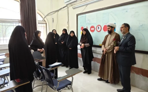 آیین تجلیل و تکریم از مقام معلم واستاد در پردیس  شهید باهنر(خواهران) 2