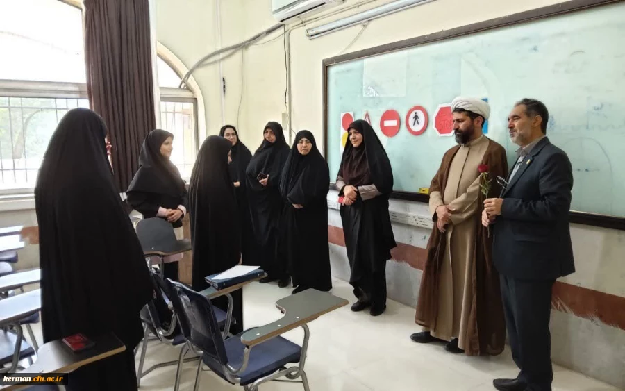 آیین تجلیل و تکریم از مقام معلم واستاد در پردیس  شهید باهنر(خواهران) 2