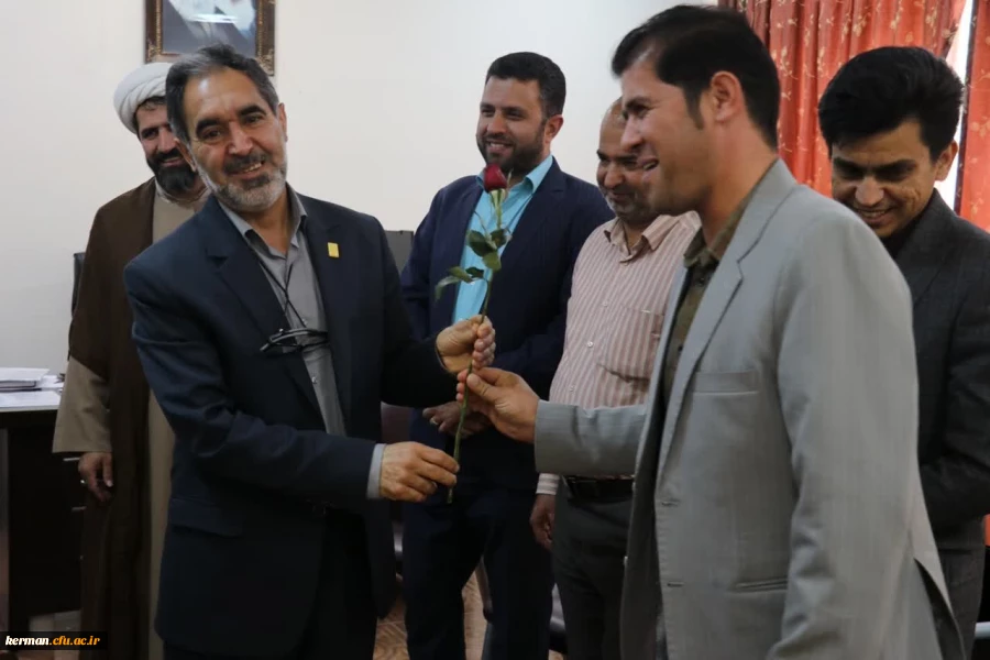 تجلیل از همکاران حوزه آموزش پردیسهای دانشگاه فرهنگیان استان کرمان  4