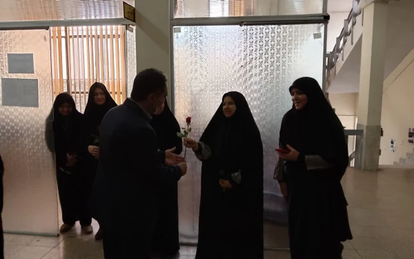 تجلیل از همکاران حوزه آموزش پردیسهای دانشگاه فرهنگیان استان کرمان  8