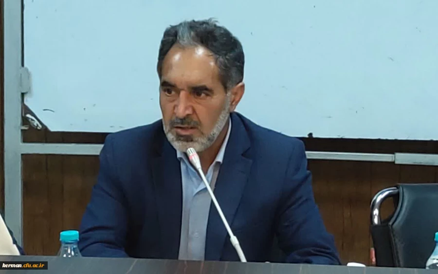 دکتر توان: 
وظیفه ما بعنوان متولیان امرتربیت معلم، بیان اهمیت واثرگزاری شغل معلمی است  2