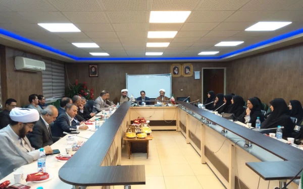 دکتر توان: 
وظیفه ما بعنوان متولیان امرتربیت معلم، بیان اهمیت واثرگزاری شغل معلمی است  2