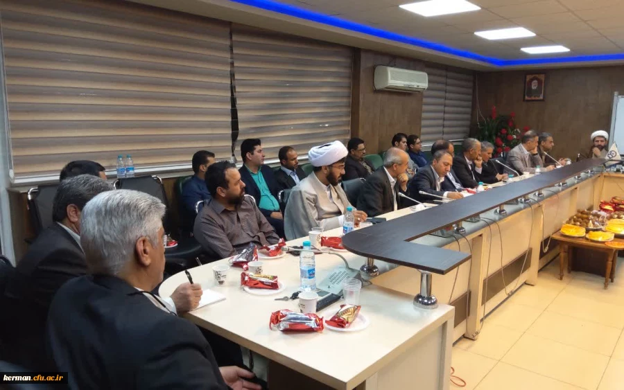 دکتر توان: 
وظیفه ما بعنوان متولیان امرتربیت معلم، بیان اهمیت واثرگزاری شغل معلمی است  2