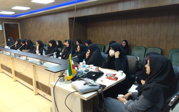 دکتر توان: 
وظیفه ما بعنوان متولیان امرتربیت معلم، بیان اهمیت واثرگزاری شغل معلمی است  2