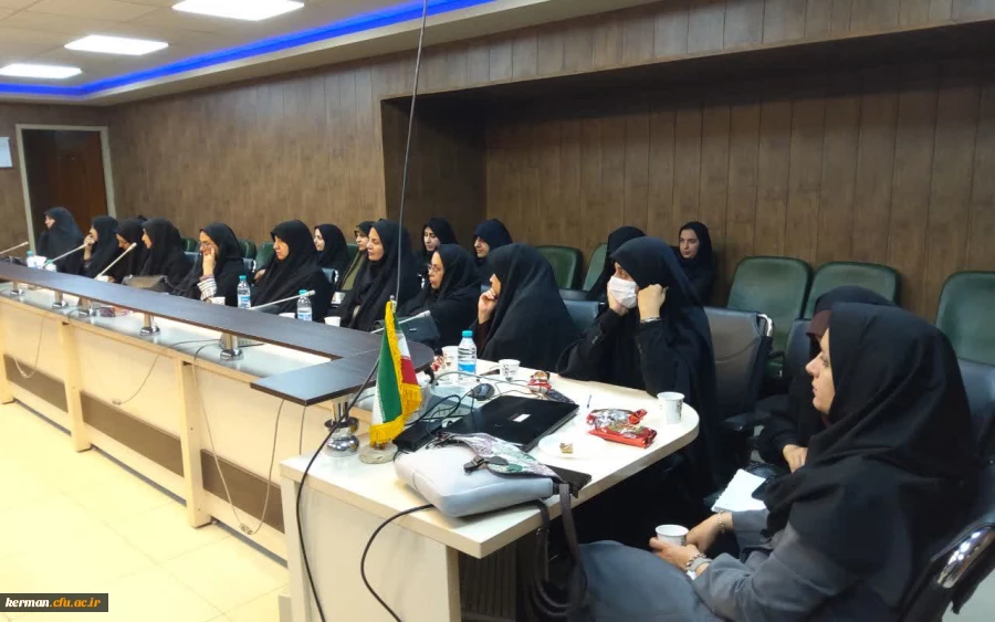 دکتر توان: 
وظیفه ما بعنوان متولیان امرتربیت معلم، بیان اهمیت واثرگزاری شغل معلمی است  2