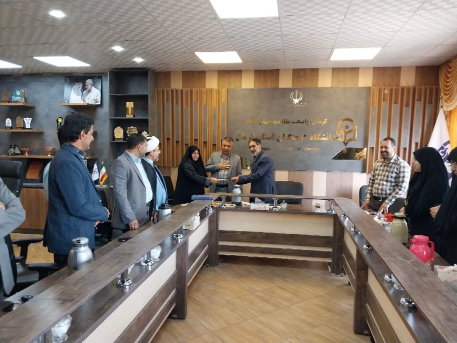 دکتر توان: 
بسیج فهم درست از اخلاص،فداکاری،ایثار وگذشت است 2