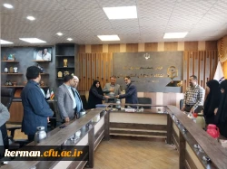 درنشست کانون بسیج اساتید دانشگاه فرهنگیان استان کرمان از مدیران روابط عمومی دانشگاه بمناسبت هفته روابط عمومی وارتباطات تقدیر بعمل آمد. 2