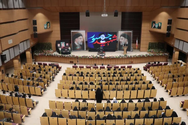 دکتر توان:
 شهید آیت الله رئیسی روحیه خدمتگزاری بدون منت به مردم را نهادینه کرد  3