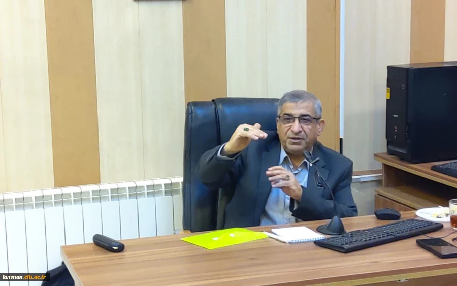 کارگاه پژوهشی آشنایی با پایگاه های اطلاعاتی و روش های رتبه بندی مجلات وپژوهشگران  2