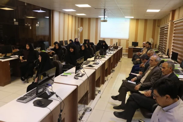 کارگاه پژوهشی آشنایی با پایگاه های اطلاعاتی و روش های رتبه بندی مجلات وپژوهشگران  2