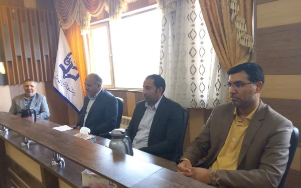 دیدار اعضای شورای شهر فهرج با رئیس دانشگاه فرهنگیان استان کرمان 4