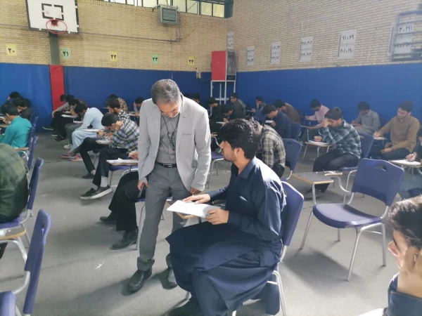 بازدید رئیس دانشگاه فرهنگیان استان از روند برگزاری امتحانات در پردیس خواجه نصیرالدین طوسی 3