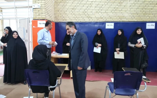 بازدید میدانی ریاست دانشگاه فرهنگیان استان از روند برگزاری امتحانات پایانی نیمسال دوم سال تحصیلی ۱۴۰۳-۱۴۰۲ در پردیس شهید باهنر 2
