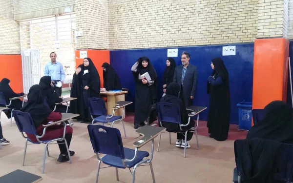 بازدید میدانی ریاست دانشگاه فرهنگیان استان از روند برگزاری امتحانات پایانی نیمسال دوم سال تحصیلی ۱۴۰۳-۱۴۰۲ در پردیس شهید باهنر 7