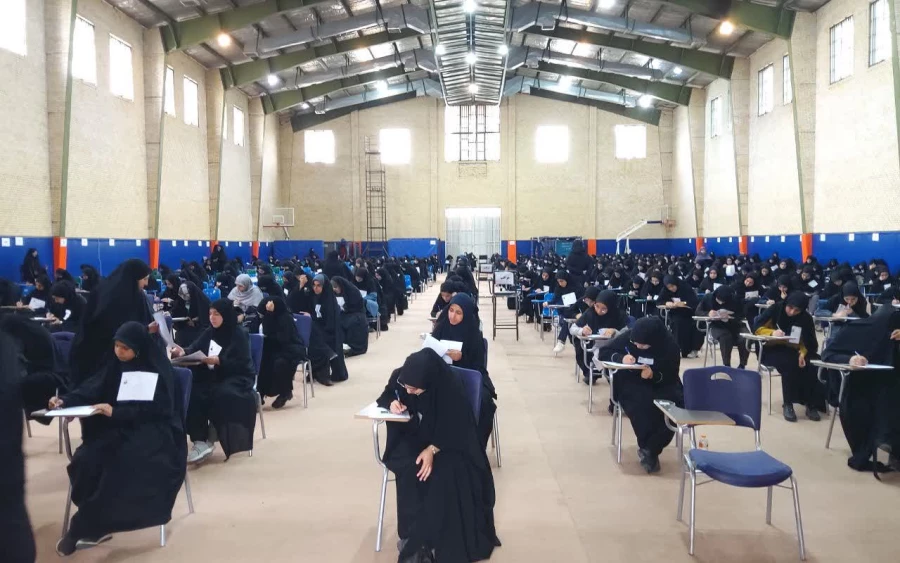 بازدید میدانی ریاست دانشگاه فرهنگیان استان از روند برگزاری امتحانات پایانی نیمسال دوم سال تحصیلی ۱۴۰۳-۱۴۰۲ در پردیس شهید باهنر 8