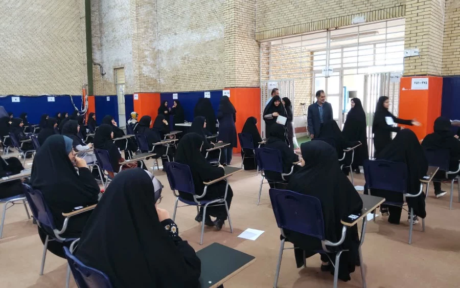 بازدید میدانی ریاست دانشگاه فرهنگیان استان از روند برگزاری امتحانات پایانی نیمسال دوم سال تحصیلی ۱۴۰۳-۱۴۰۲ در پردیس شهید باهنر 9