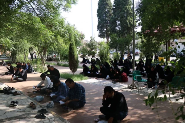 مراسم زیارت عاشورا و سوگواری روز هفتم محرم در پردیس شهید باهنر دانشگاه کرمان برگزارشد.  4