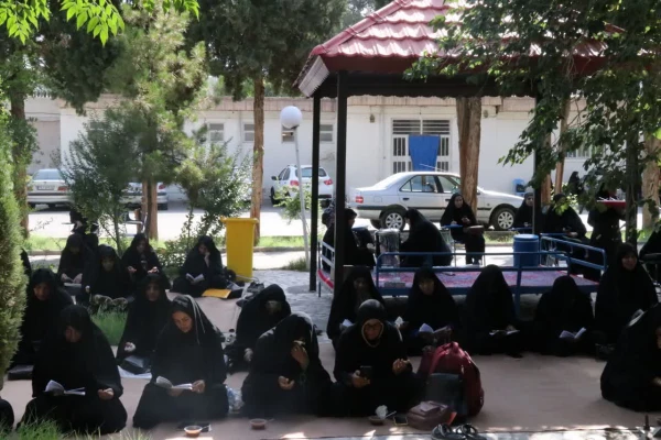 مراسم زیارت عاشورا و سوگواری روز هفتم محرم در پردیس شهید باهنر دانشگاه کرمان برگزارشد.  5