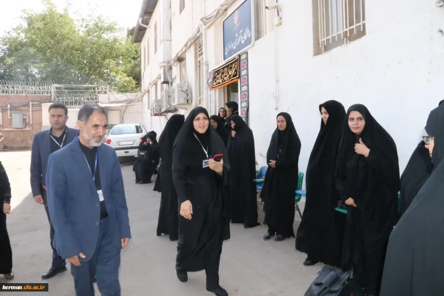 بازدید از مراحل مصاحبه داوطلبان ورود به دانشگاه فرهنگیان در پردیس شهید باهنر
 2