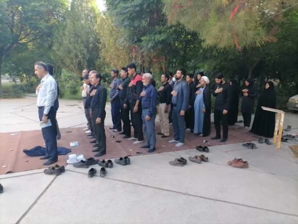 برگزاری مراسم قرائت زیارت عاشورا در دانشگاه فرهنگیان کرمان 
 2