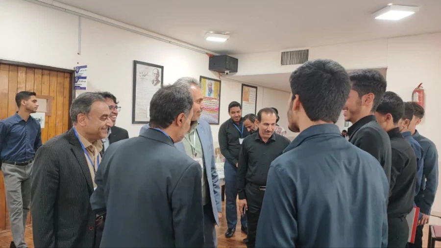 بازدید مدیر کل آموزش و پرورش استان کرمان  از روند مصاحبه داوطلبان ورود به دانشگاه فرهنگیان 
 2