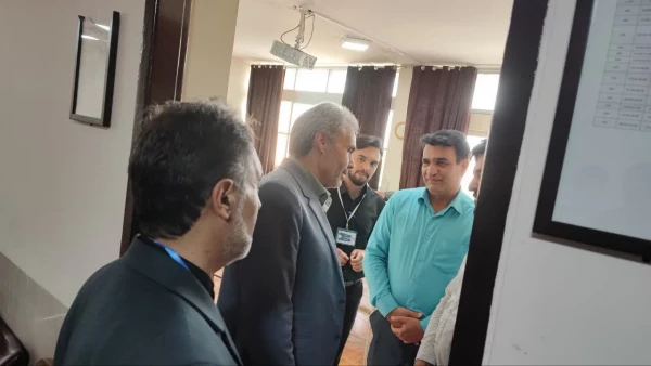 بازدید مدیر کل آموزش و پرورش استان کرمان  از روند مصاحبه داوطلبان ورود به دانشگاه فرهنگیان 
 3