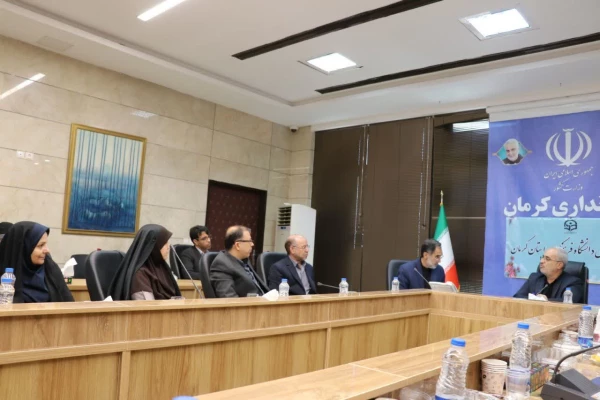 استاندار در نشست هیات امنای دانشگاه فرهنگیان استان کرمان:
 به دلیل اهمیت دانشگاه فرهنگیان، مشکلات این  مجموعه باید حل شود. 2