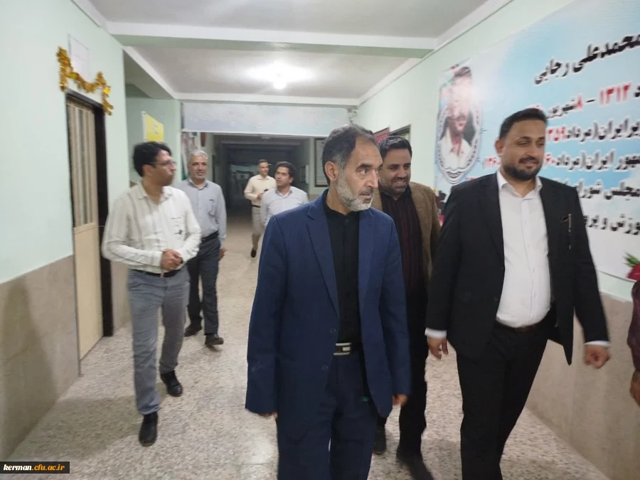 بازدید دکتر توان رئیس دانشگاه فرهنگیان استان از فضاهای مورد نظر جهت توسعه فضای فیزیکی دانشگاه فرهنگیان مرکز جیرفت 2