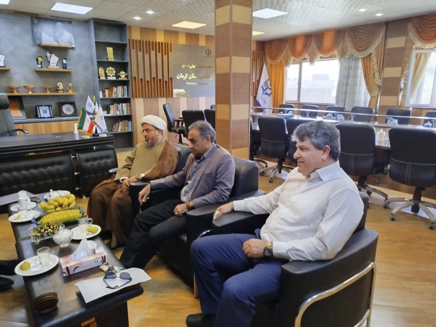 دیدار شهردار منطقه چهار شهر کرمان با رئیس دانشگاه فرهنگیان استان  3