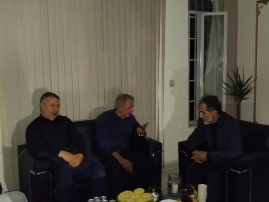 بررسی مسائل و مشکلات مرکز رفسنجان  دانشگاه فرهنگیان استان کرمان 
 4