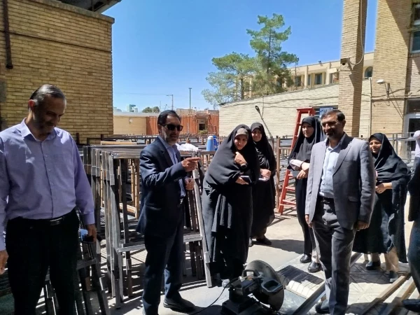 بازدید مدیر کل امور مالی دانشگاه فرهنگیان کشور از کارگاه ساخت تخت فلزی در دانشگاه فرهنگیان کرمان 5