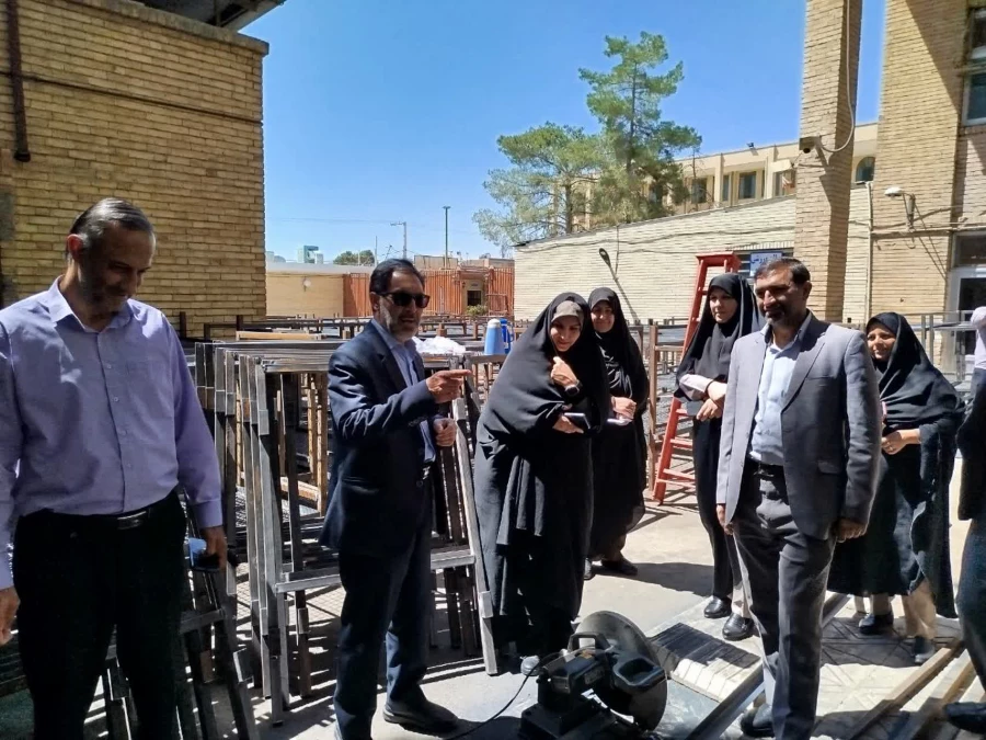 بازدید مدیر کل امور مالی دانشگاه فرهنگیان کشور از کارگاه ساخت تخت فلزی در دانشگاه فرهنگیان کرمان 5