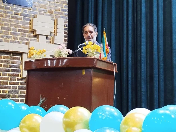 دکترتوان:آینده و توسعه یک کشور وابسته به عملکرد معلم است. 2