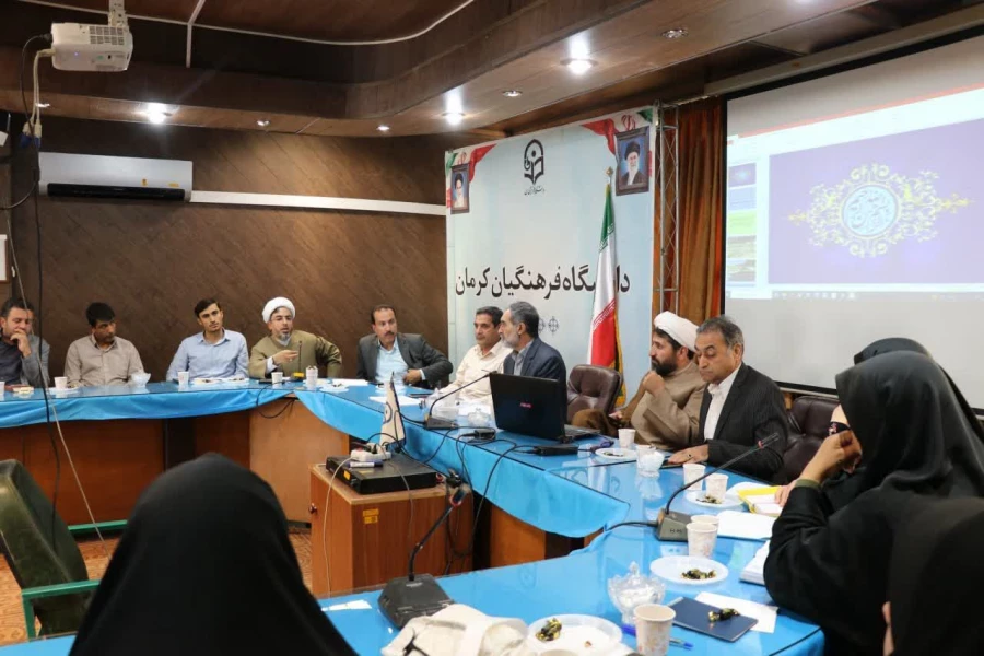 حضور فعال و داشتن روحیه جهادی  برای حل مسائل و مشکلات دانشجویی لازم وضروری است. 5