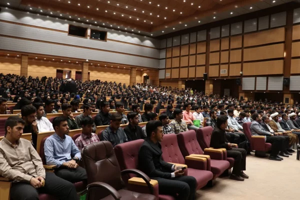 معلمی ارزشمندترین ومهمترین شغل جامعه است 2