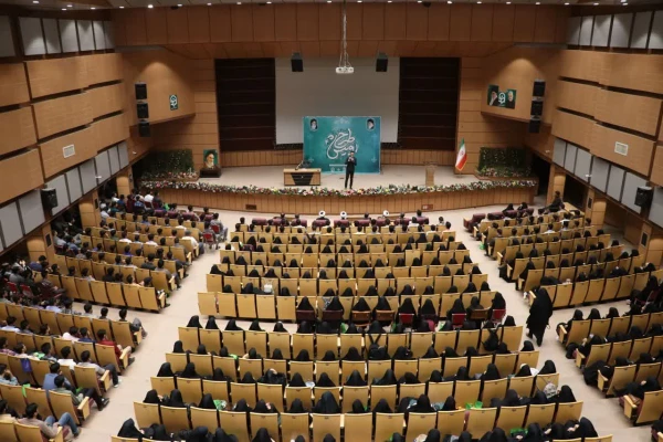 معلمی ارزشمندترین ومهمترین شغل جامعه است 4