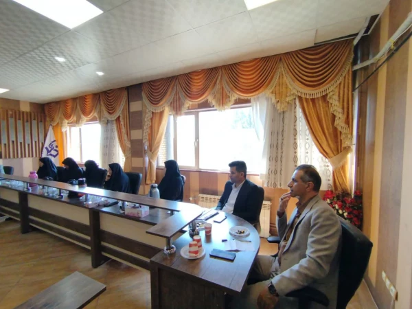 دکتر توان درجلسه شورای مدیریت دانشگاه فرهنگیان استان کرمان از تلاشهای کلیه همکاران جهت آماده سازی حوزه های مختلف دانشگاه در آغاز سال تحصیلی تقدیرکرد 3