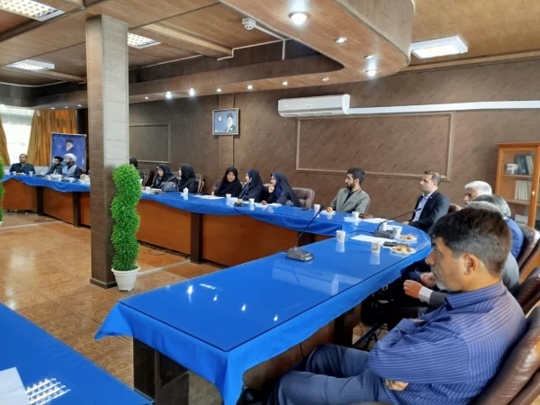 موفقیت استاد، به ویژه درمباحث تربیتی، درگرو ارتباط دلسوزانه بادانشجویان است. 2