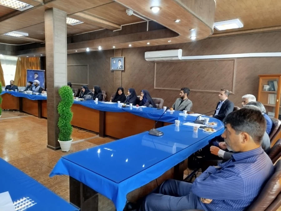 موفقیت استاد، به ویژه درمباحث تربیتی، درگرو ارتباط دلسوزانه بادانشجویان است. 2