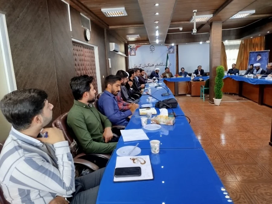 موفقیت استاد، به ویژه درمباحث تربیتی، درگرو ارتباط دلسوزانه بادانشجویان است. 5