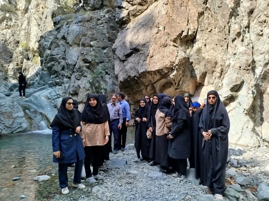 دومین روزازبرگزاری طرح رویش(استقبال ازنودانشجو معلمان)دردانشگاه فرهنگیان مرکز امیر کبیر جیرفت با حضور دکتر توان رئیس دانشگاه فرهنگیان استان کرمان  7