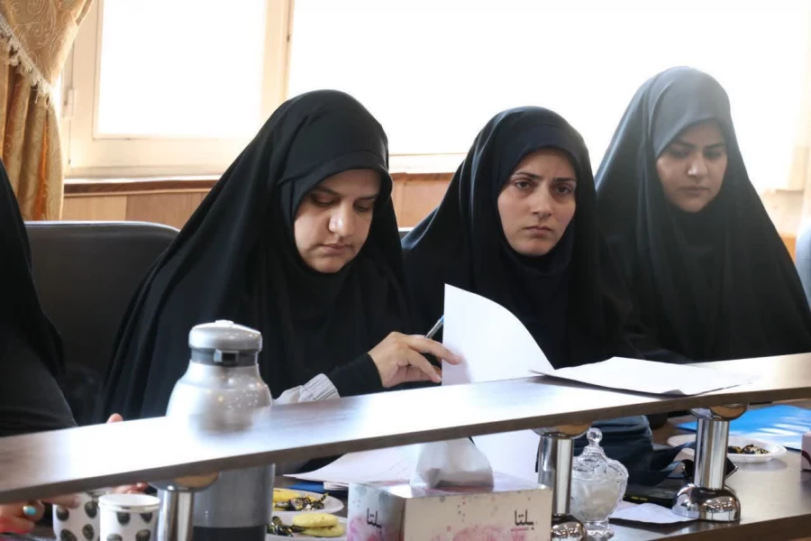 قدرت اصلی جمهوری اسلامی وحدت مردم  است. 2