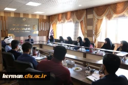 قدرت اصلی جمهوری اسلامی وحدت مردم  است. 6