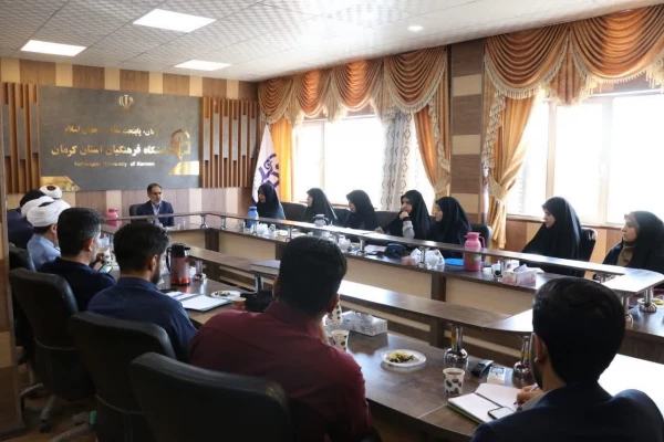 قدرت اصلی جمهوری اسلامی وحدت مردم  است. 6