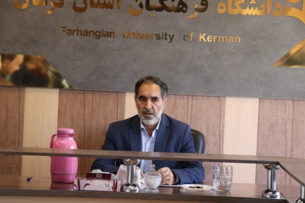 قدرت اصلی جمهوری اسلامی وحدت مردم  است. 8