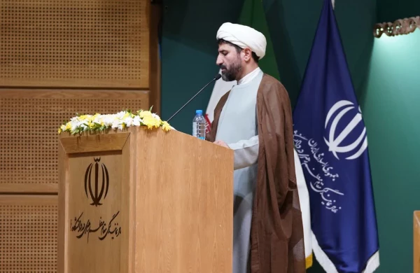 سخنرانی حجت الاسلام والمسلمین ابوذر عرب مسئول دفتر نهاد رهبری دانشگاه فرهنگیان استان کرمان به نمایندگی از مسئولان دفاتر نهادهای کشور در اجلاسیه مشهد مقدس با حضور دکتر کاظمی وزیر آموزش و پرورش ، دکتر برزویی ریاست دانشگاه فرهنگیان کشور و دکتر رستمی نماینده 