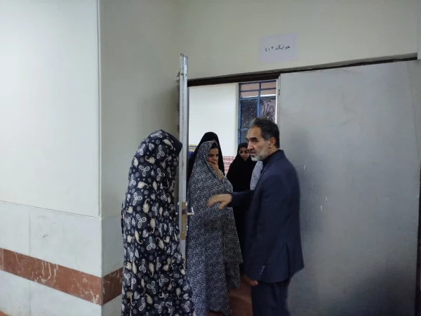 بازدید دکتر توان رئیس دانشگاه فرهنگیان استان کرمان از سرای دانشجویی مرکز امیر کبیر جیرفت 7